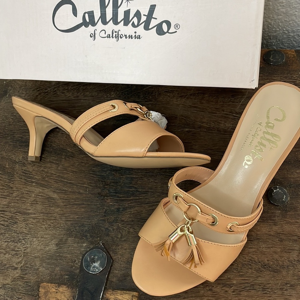 NIB Callisto Of California Jeanet Brown Tan Tassel Heel Sandals 8